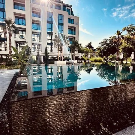 شقة Sunny Flat Near The & Pool View *