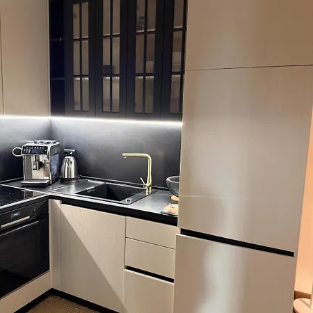 شقة Sunny Flat Near The & Pool View *